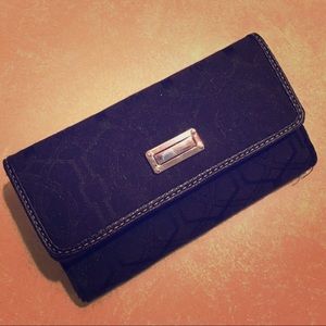 A cutie wallet not too big not too small 😜